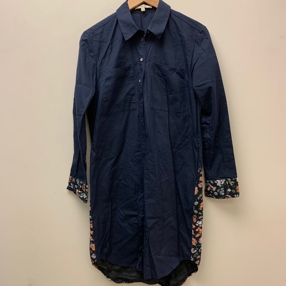 Rhié blue tunic with floral accents. Like new - Picture 9 of 10